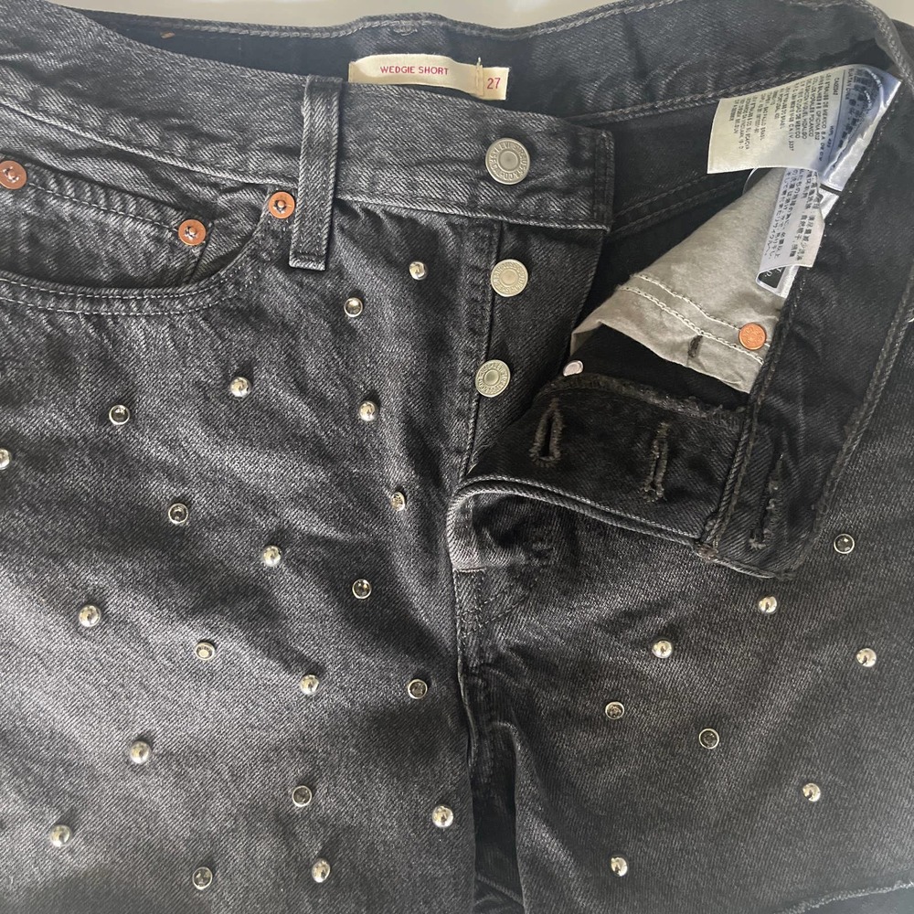 Levi’s Wedgie Shorts-27 -button fly - excellent condition - Picture 2 of 5
